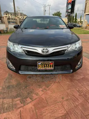 Toyota Camry XLE 4dr Sedan (2.5L 4cyl 6A) 2013 Black