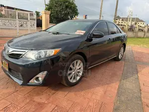 Toyota Camry XLE 4dr Sedan (2.5L 4cyl 6A) 2013 Black