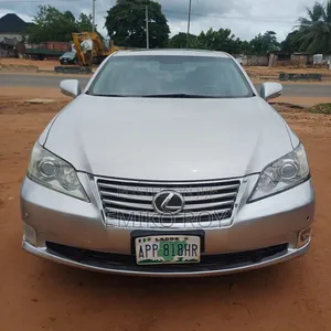 Lexus ES 2012 Silver