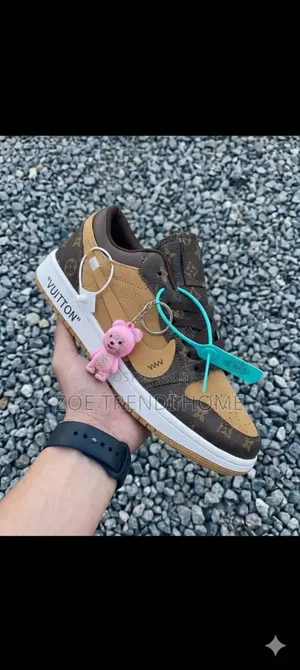 Louis Vuitton Men's Casual Canvas