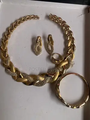 Gold Pleated Jewelry Set