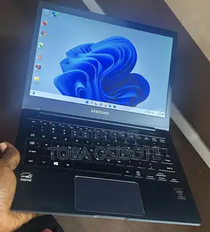 Laptop 8GB Intel Core M3 SSD 128GB