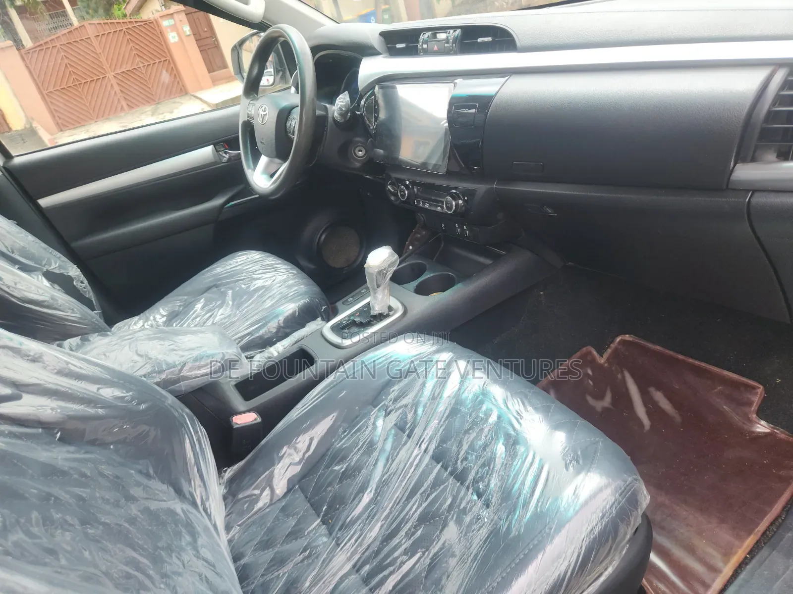 Toyota Hilux 2019 White