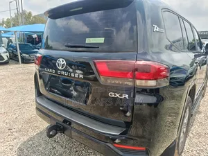 Toyota Land Cruiser 2023 Black
