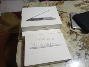 Laptop Apple MacBook Pro 2020 8GB Intel Core i5 HDD+SSD 512GB