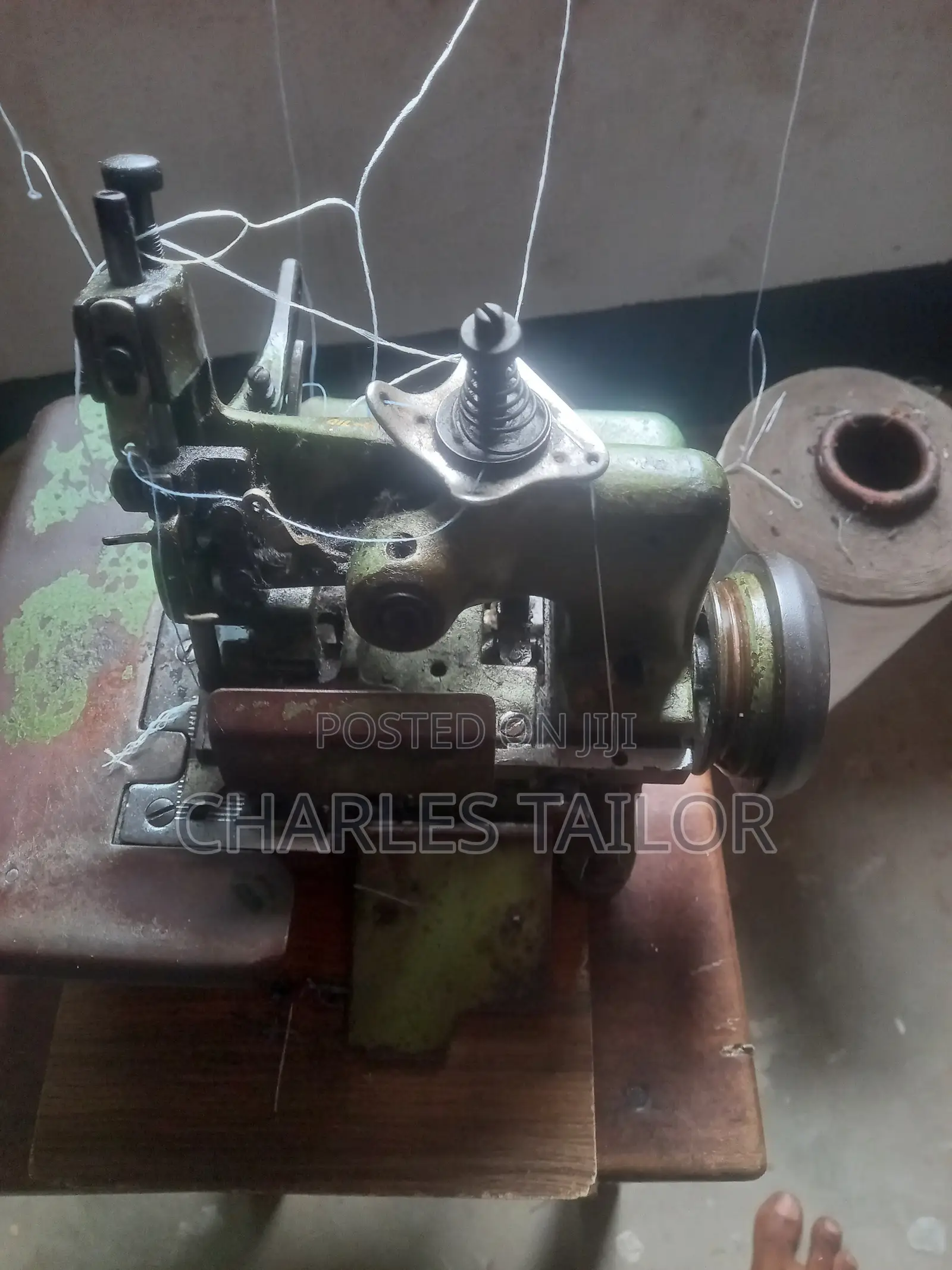 Weaving Machine, With 2 Gaint Threads