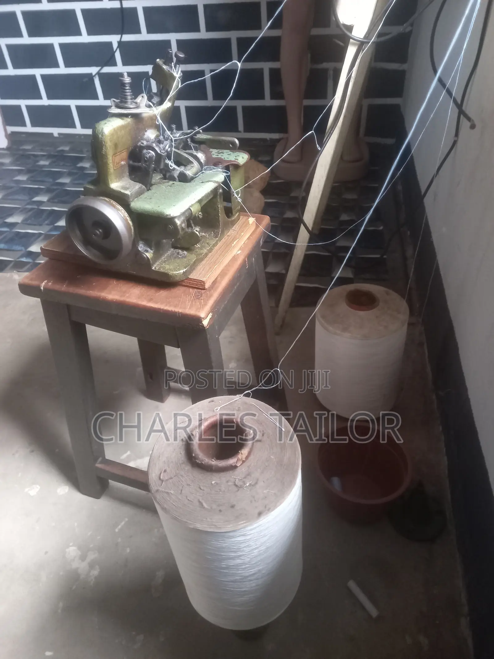 Weaving Machine, With 2 Gaint Threads