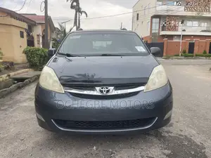 Toyota Sienna Limited 7 Passenger 2010 Blue