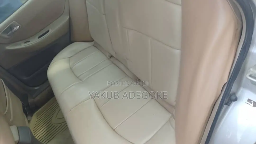 Honda Accord 2000 Silver