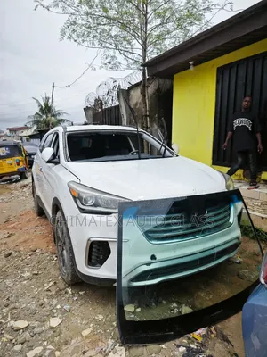 Hyundai Santafe 2016 Windscreen Glass Available Installed at Chimatex
