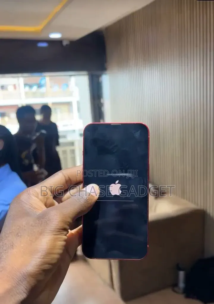 Apple iPhone 13 128 GB Red