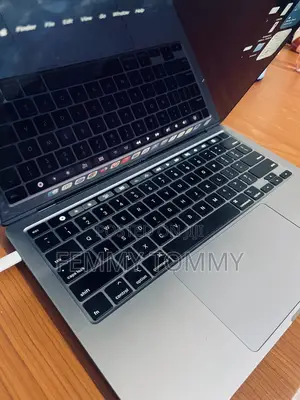 Laptop Apple MacBook Pro 2020 16GB Intel Core i5 SSD 512GB