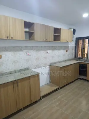 4bdrm Townhouse / Terrace in Gaduwa for rent