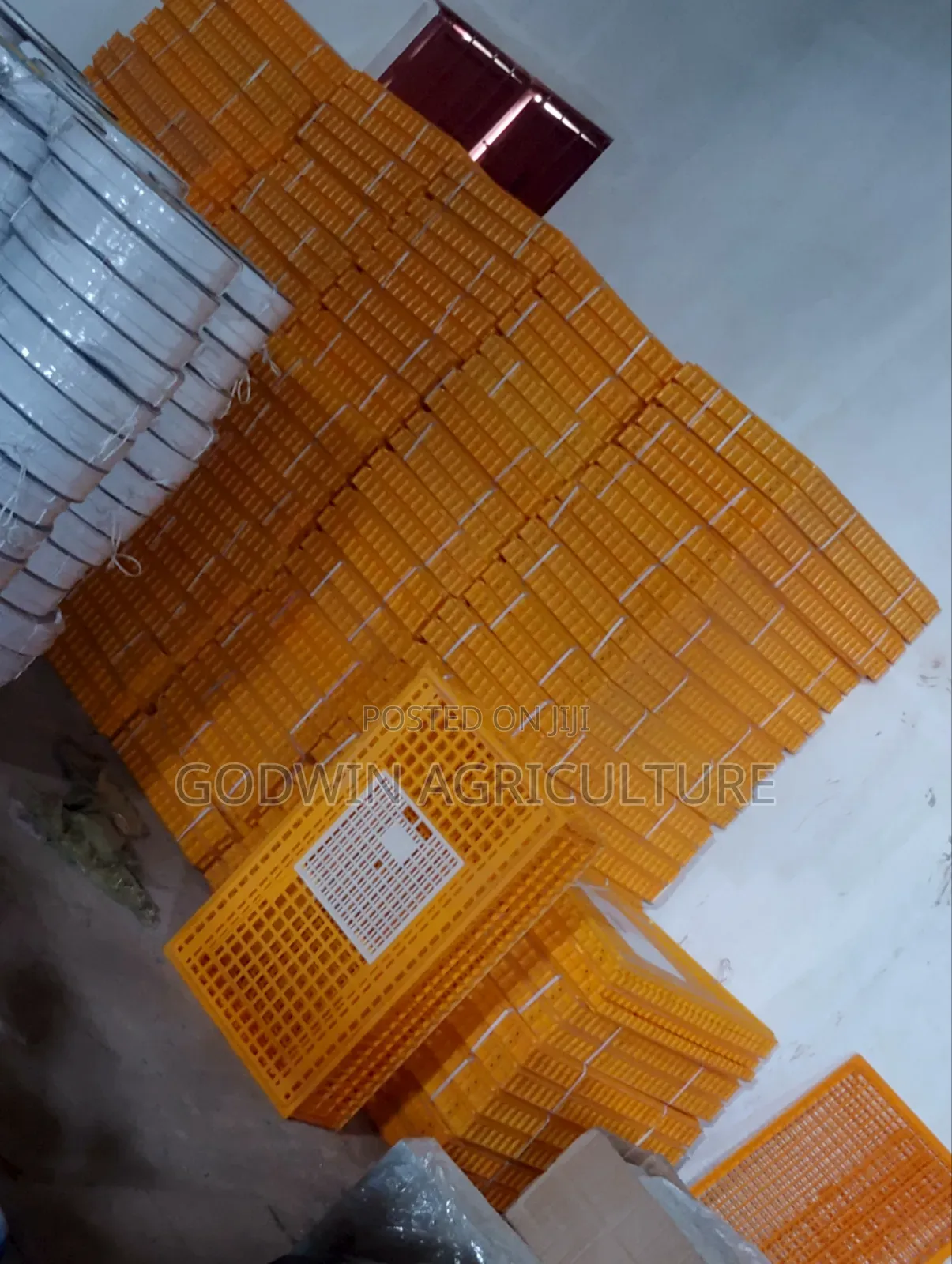 Protective Birds Movable Basket