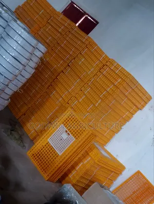 Protective Birds Movable Basket