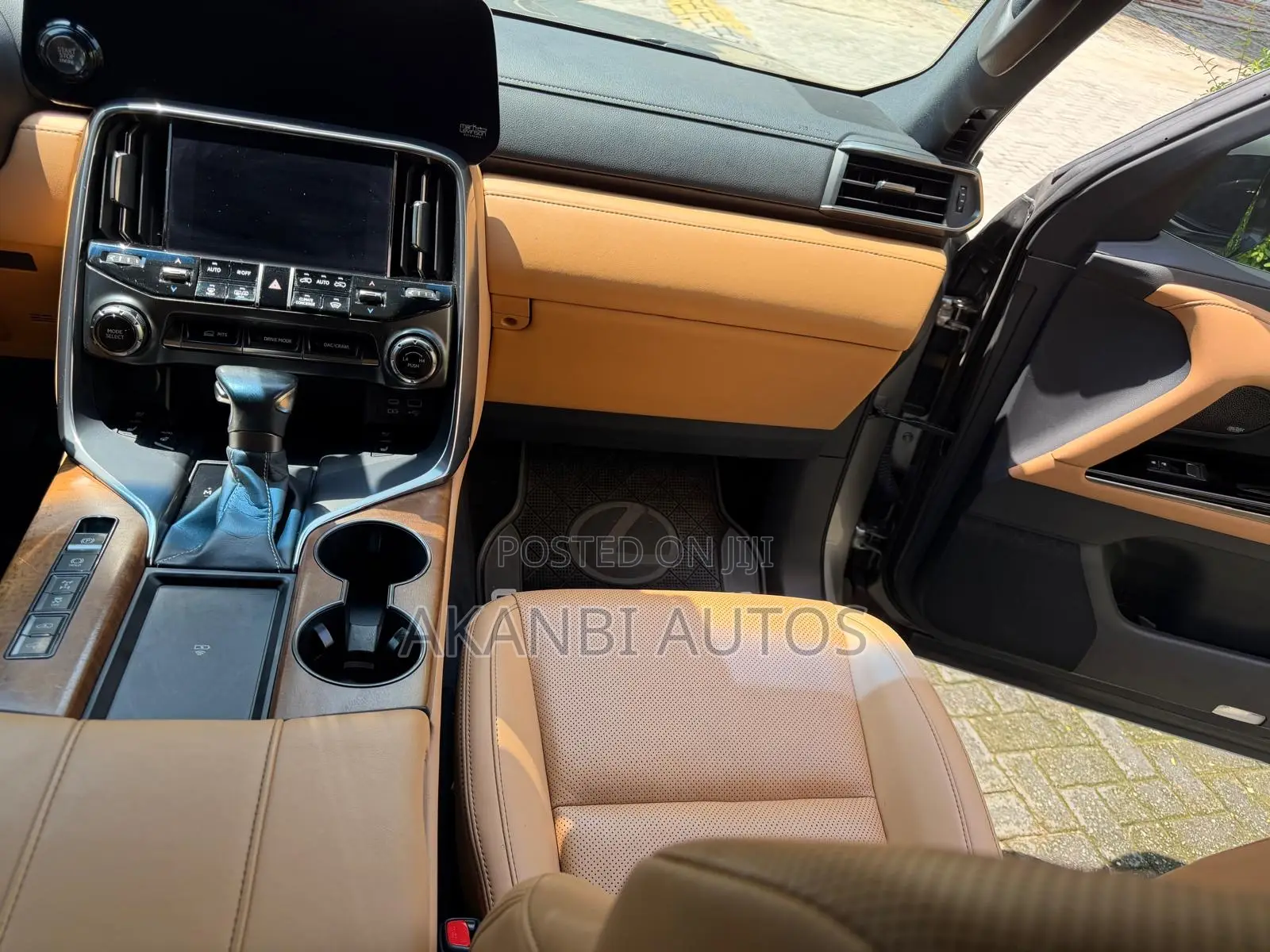 Lexus LX 600 2023 White