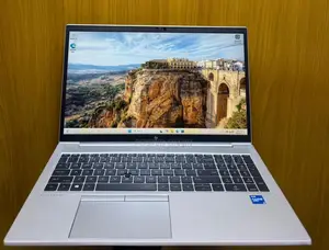 New Laptop HP EliteBook 850 G8 16GB Intel Core i5 SSD 256GB