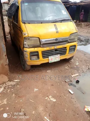 Suzuki Every 2000 Yellow