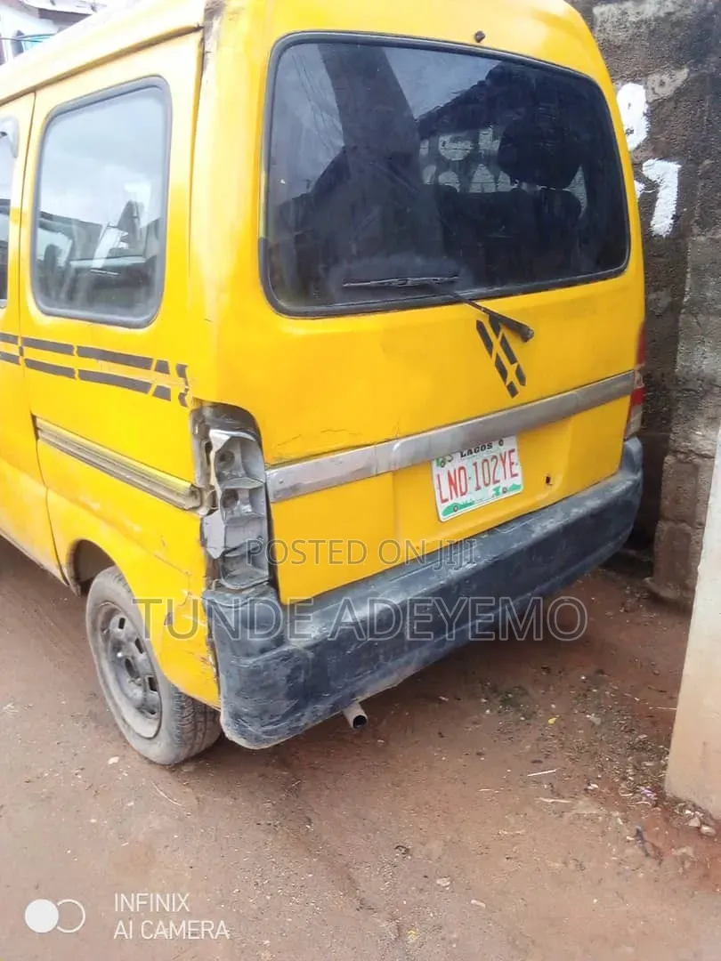 Suzuki Every 2000 Yellow