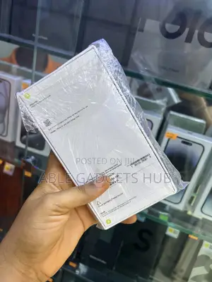 New Apple iPhone 17e 256 GB White