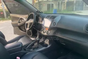 Toyota RAV4 2010 Black