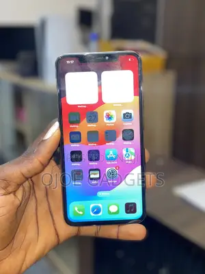 Apple iPhone 11 Pro Max 64 GB Gold