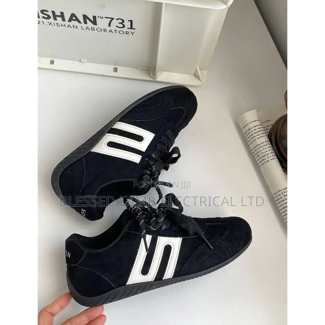 Trendy Red Casual Sneakers