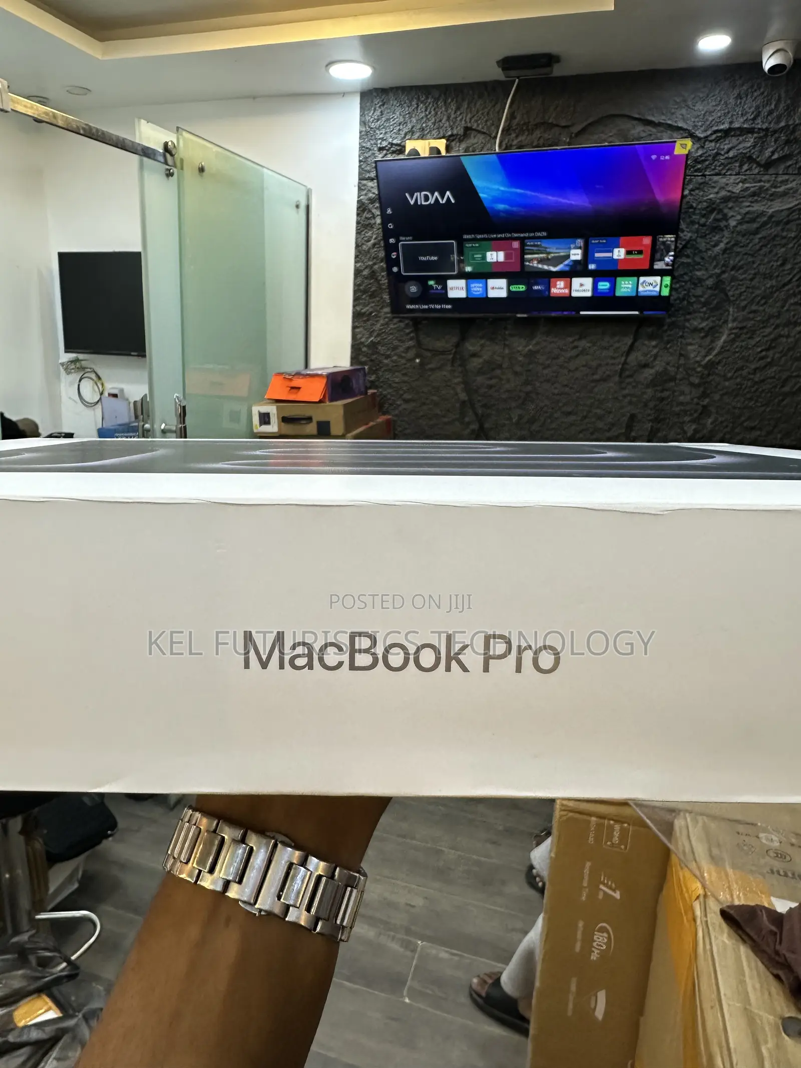 New Laptop Apple MacBook Pro 2026 M5 Max 48GB Apple M5 Max SSD 2T