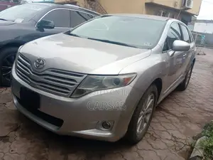 Toyota Venza 2011 Silver