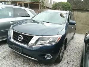 Nissan Pathfinder 2016 Blue