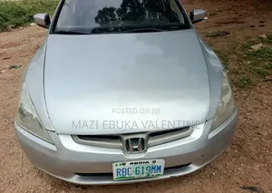 Honda Accord 2004 Silver