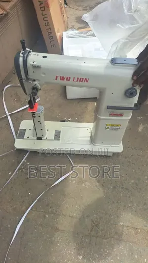 Two Lion Post Bed Leather Industrial Clutch Sewing Machine