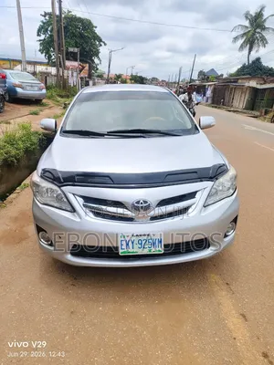 Toyota Corolla 2010 Silver