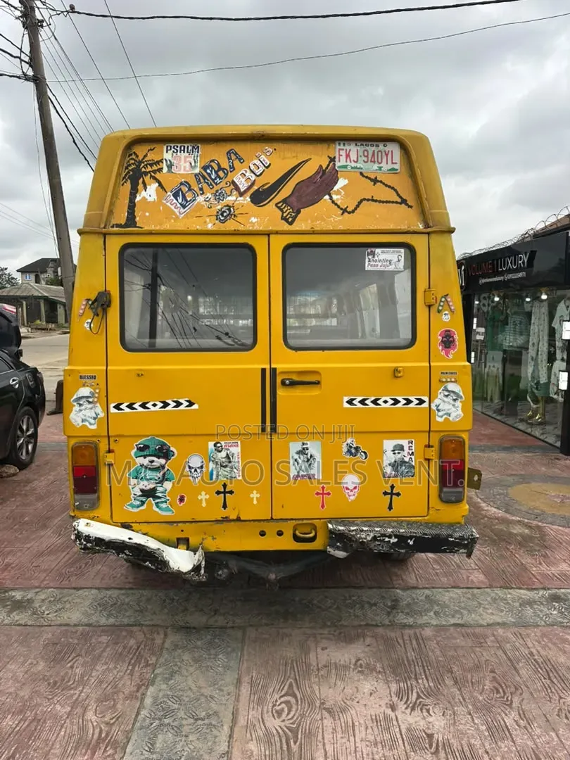 Volkswagen LT 1999 Yellow