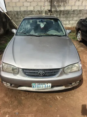 Toyota Corolla 2000 Gold