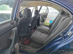 Toyota Avensis 2001 Blue