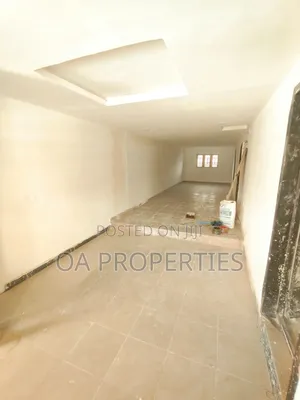 4bedroom Flat at Opp Ui, Along Ui First Gate, Ui Ibadan. 3m/Annum