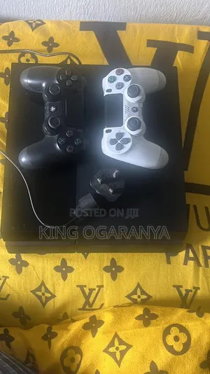 Play Station 4