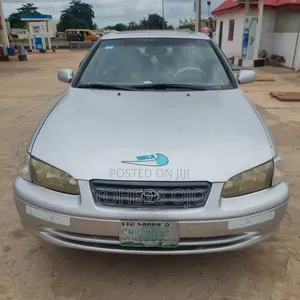 Toyota Camry 2000 Silver