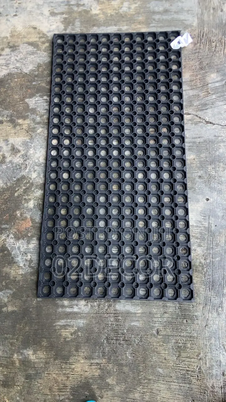Hollow Rubber Doormat 50/100