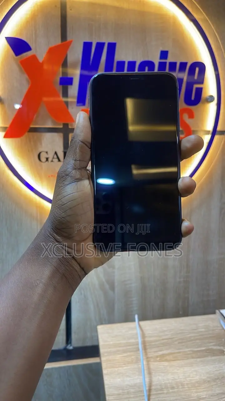 Apple iPhone 11 64 GB Black