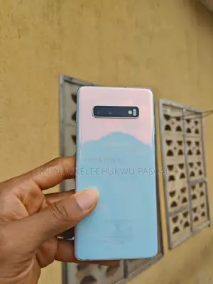 Very Clean Samsung Galaxy S10 Plus.
