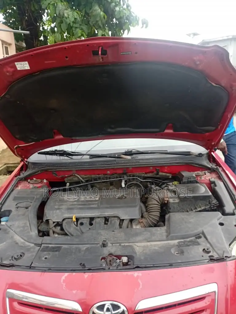 Toyota Avensis 2.0 Advanced 2009 Red