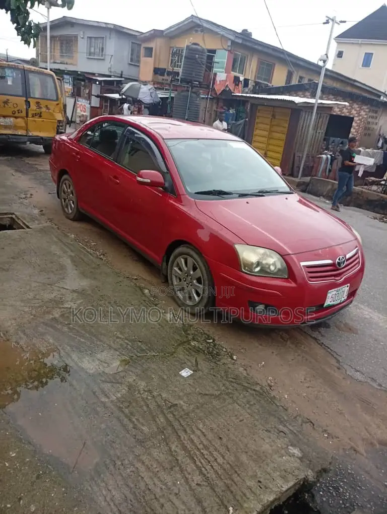 Toyota Avensis 2.0 Advanced 2009 Red