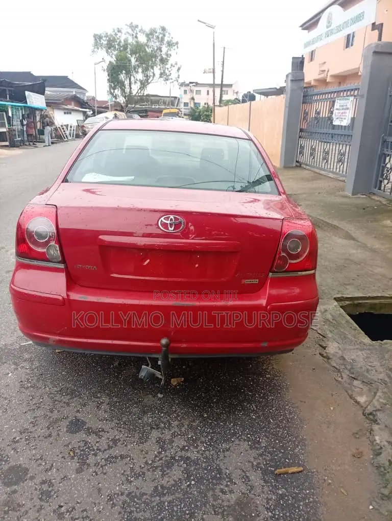 Toyota Avensis 2.0 Advanced 2009 Red