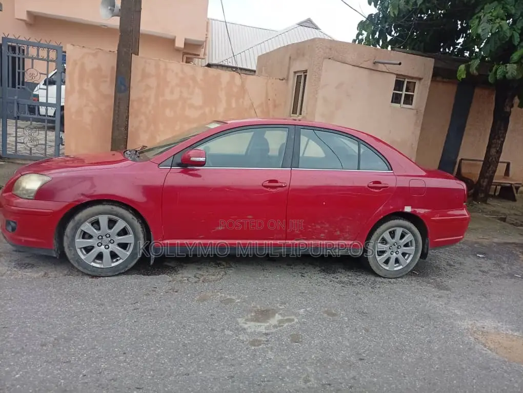 Toyota Avensis 2.0 Advanced 2009 Red