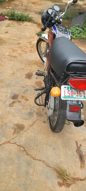 Bajaj Boxer 2018 Red