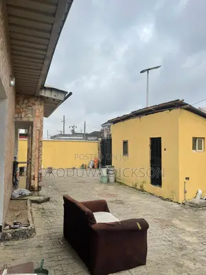 6bdrm Block of Flats in Otunla Estate, Lakowe for sale