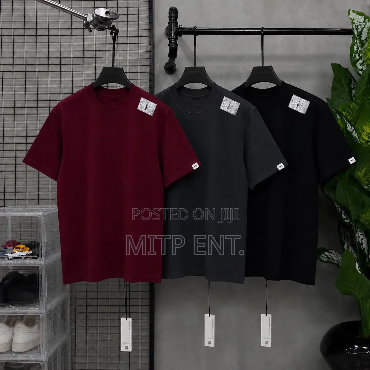 High Quality Round-Neck Tees