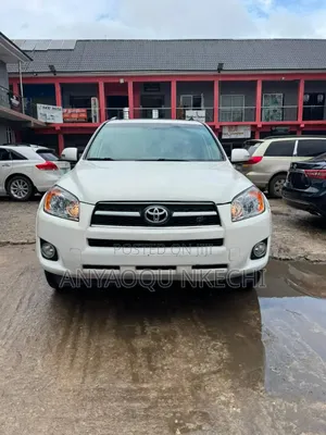 Toyota RAV4 2010 White